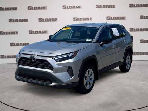 Used 2023 Toyota RAV4 LE AWD/4WD image 1