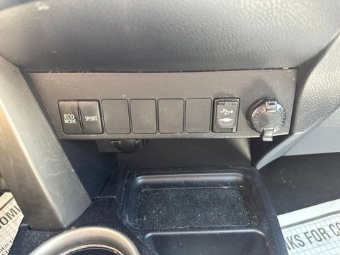 Used 2015 Toyota RAV4 XLE AWD/4WD image 19