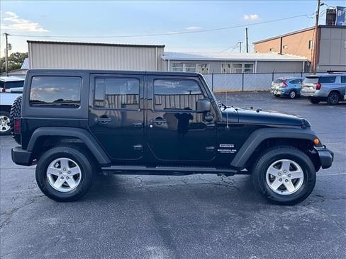 Used 2014 Jeep Wrangler Unlimited Sport w/ Quick Order Package 24S AWD/4WD image 14