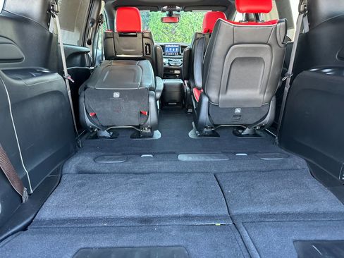 Used 2020 Chrysler Pacifica Limited w/ Quick Oder Package 2EV RED-S image 16