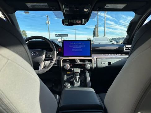 Used 2024 Toyota Tacoma TRD Off-Road image 24