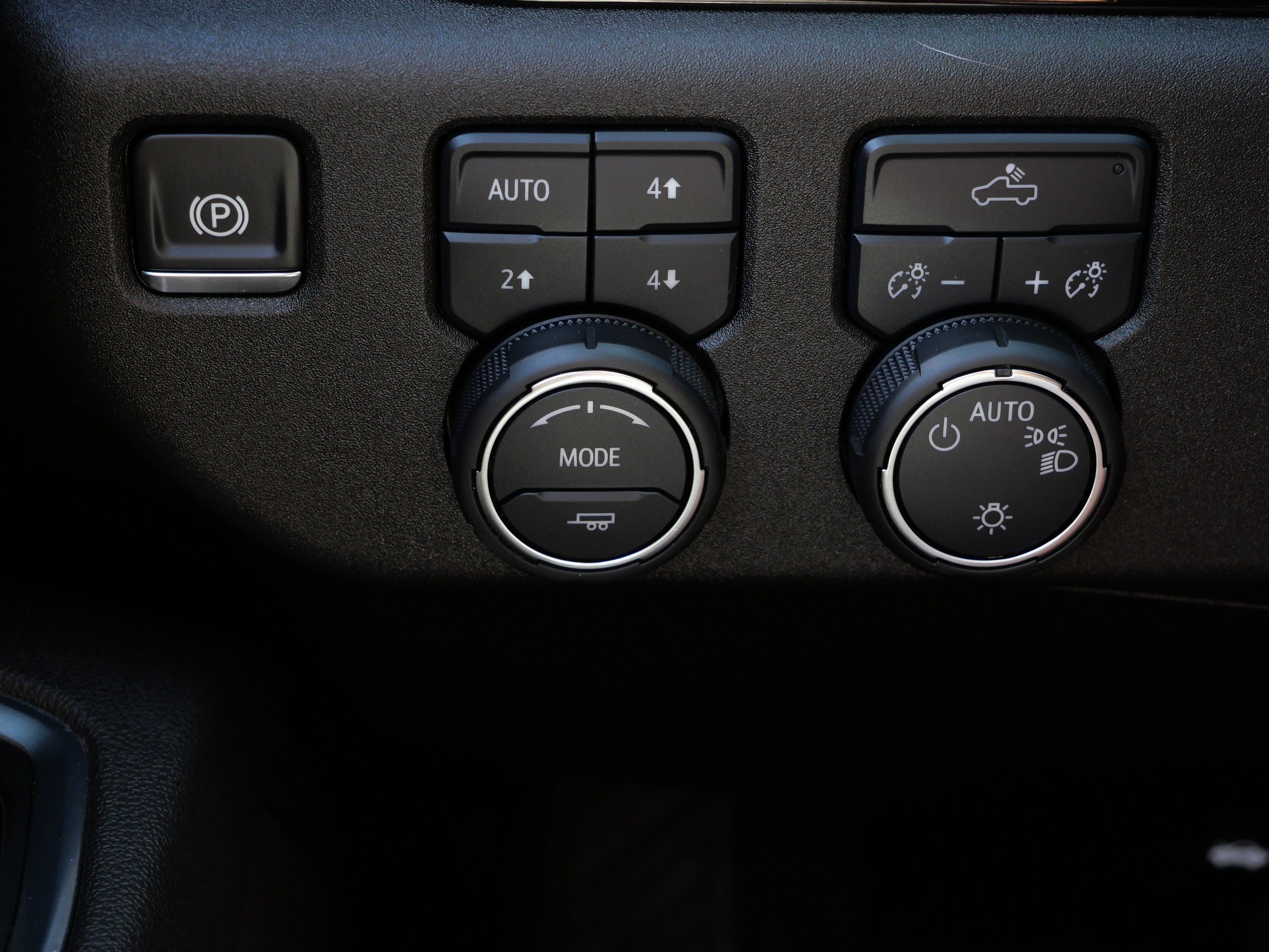 Used 2025 Chevrolet Silverado 1500 LT AWD/4WD image 26