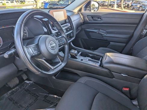 Certified 2024 Nissan Pathfinder SV image 18