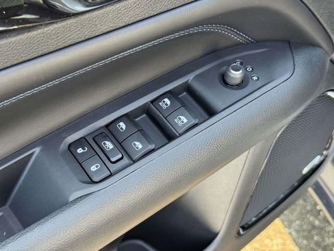 New 2026 Jeep Compass Latitude w/ Sun and Sound Group AWD/4WD image 20