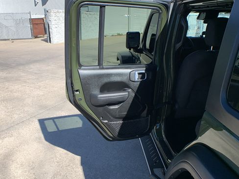 Used 2022 Jeep Wrangler Unlimited Sport AWD/4WD image 21