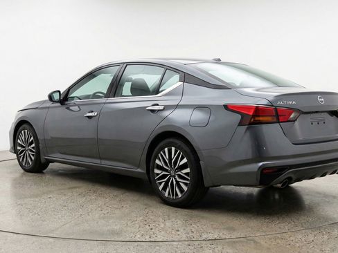Used 2025 Nissan Altima 2.5 SV image 6