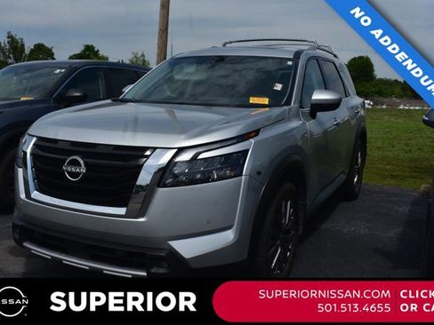 Used 2025 Nissan Pathfinder SL w/ SL Premium Package AWD/4WD image 1