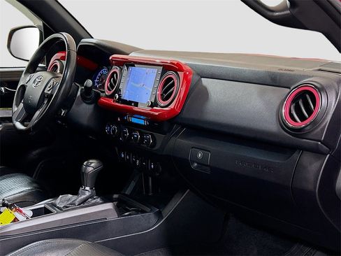 Used 2020 Toyota Tacoma TRD Off-Road image 27