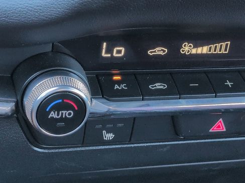 Used 2024 MAZDA MAZDA3 s image 22