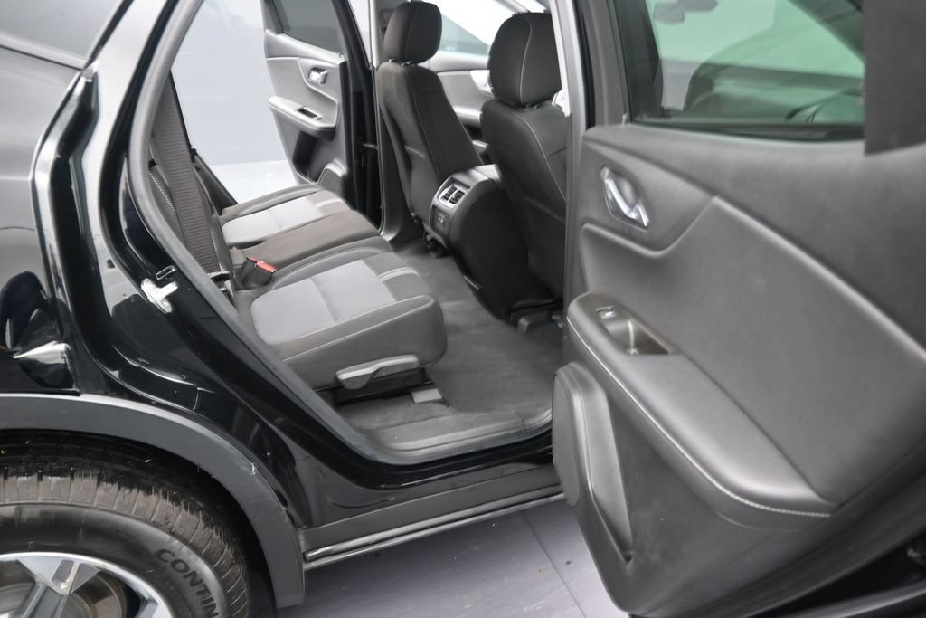Used 2023 Chevrolet Blazer LT FWD image 14