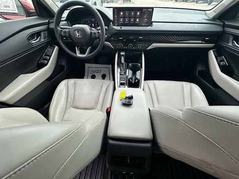 Used 2024 Honda Accord Touring image 17