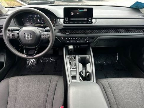 Certified 2025 Honda Accord SE image 17