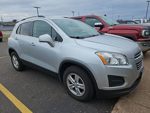 Used 2016 Chevrolet Trax LT w/ LT Convenience Package image 1