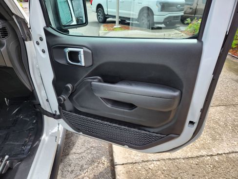 Used 2023 Jeep Wrangler Unlimited Sport AWD/4WD image 22