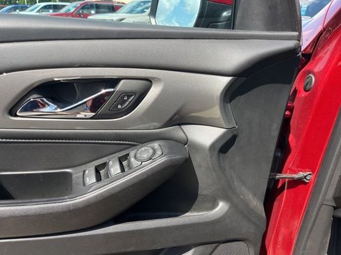 Used 2023 Chevrolet Traverse LT w/ Midnight/Sport Edition image 13