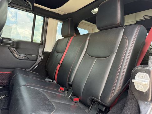 Used 2018 Jeep Wrangler Unlimited Rubicon AWD/4WD image 21