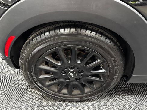 Used 2018 MINI Cooper 2-Door Hardtop w/ Signature Line Package image 17