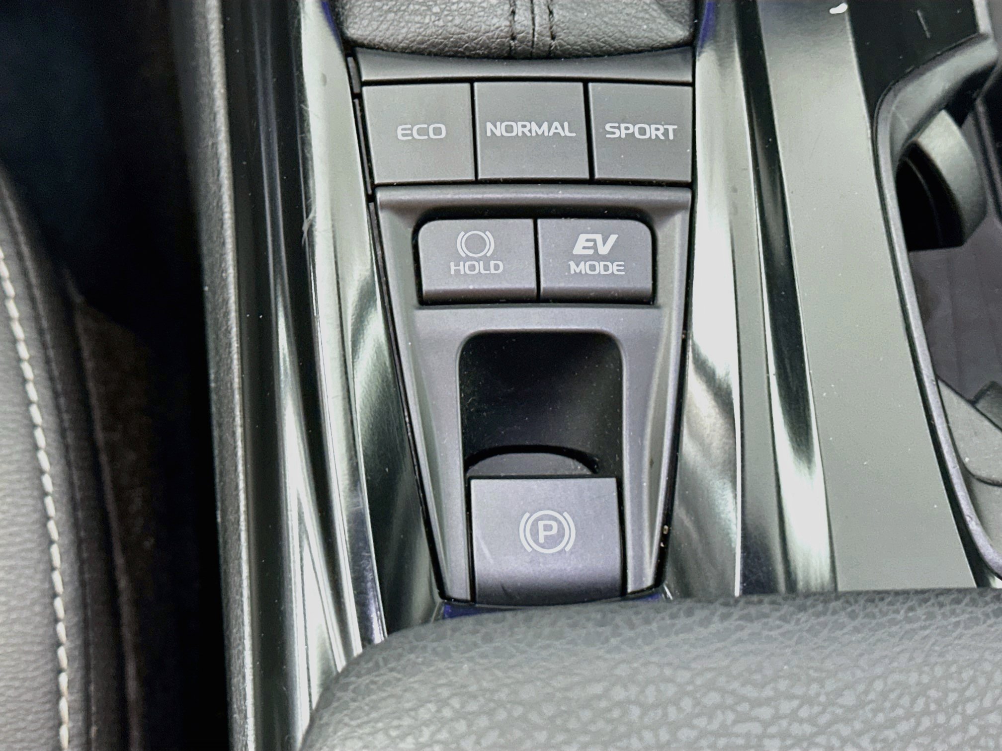 Used 2025 Toyota Camry SE FWD image 26