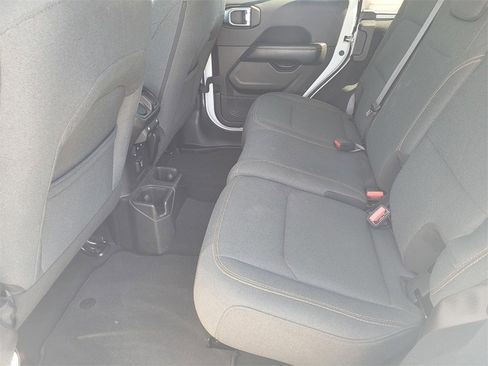 Used 2024 Jeep Wrangler Sahara image 14