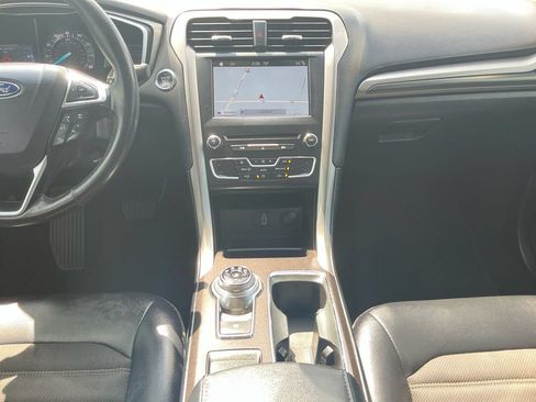 Used 2017 Ford Fusion SE w/ Equipment Group 201A FWD image 20