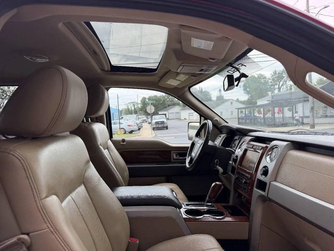 Used 2010 Ford F150 Lariat AWD/4WD image 27