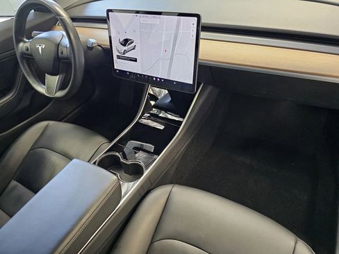 Used 2018 Tesla Model 3 Long Range RWD image 5