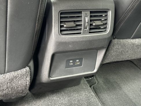 Used 2023 Nissan Rogue SV w/ SV Premium B Package FWD image 11