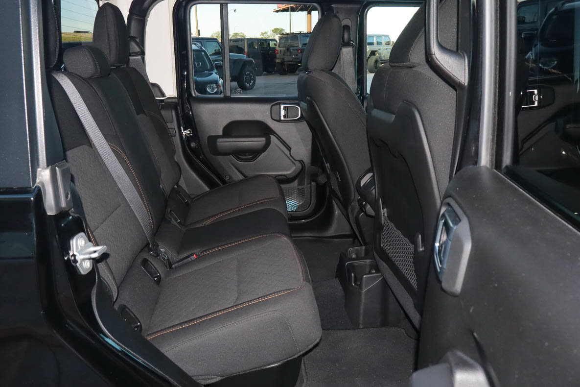 Used 2026 Jeep Gladiator Mojave AWD/4WD image 24