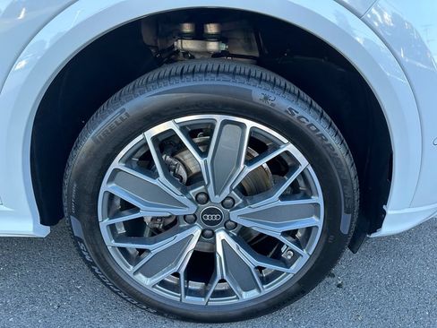 Certified 2025 Audi Q5 Premium Plus w/ Premium Plus AWD/4WD image 18