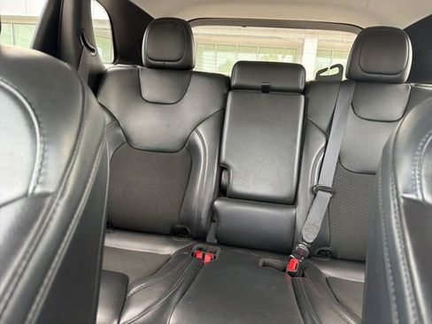 Used 2020 Jeep Cherokee Latitude Plus FWD image 15