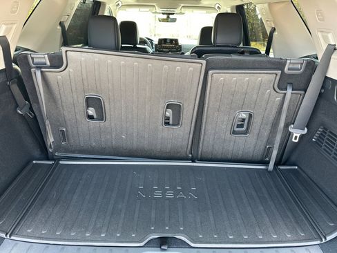 New 2025 Nissan Pathfinder SL w/ SL Premium Package image 19