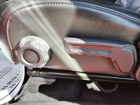 Used 2022 Jeep Wrangler Unlimited Sahara w/ Cold Weather Group image 14