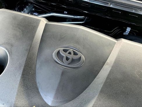 Used 2023 Toyota Camry SE image 32