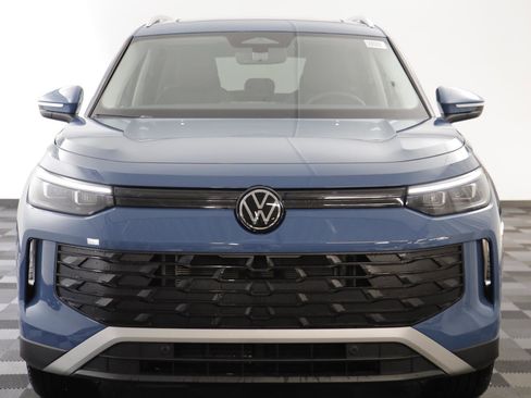 New 2026 Volkswagen Tiguan SE image 21