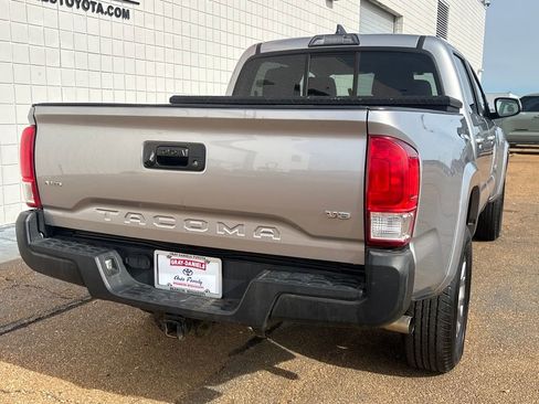 Used 2017 Toyota Tacoma SR5 image 27