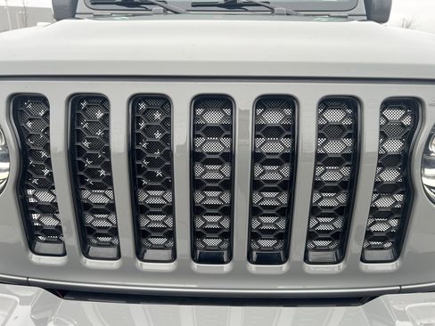 Certified 2023 Jeep Gladiator Overland image 41