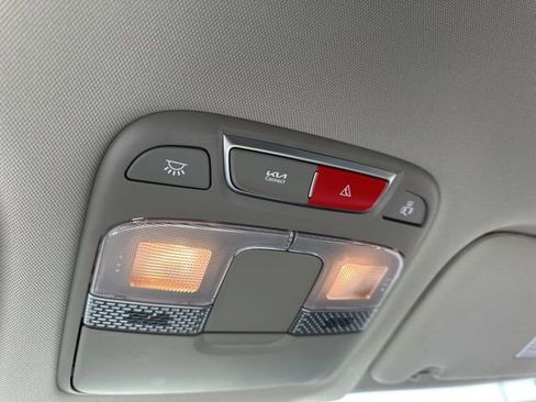 Used 2023 Kia Telluride S image 11