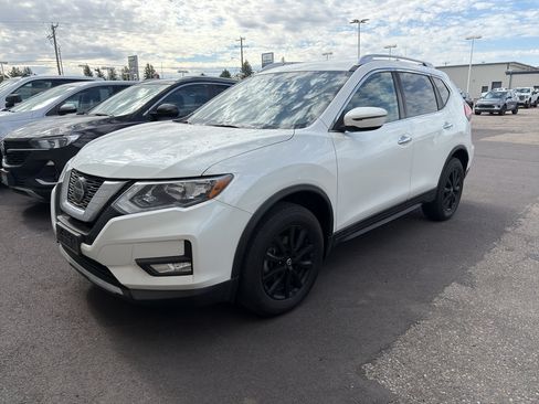 Used 2018 Nissan Rogue SV AWD/4WD image 1