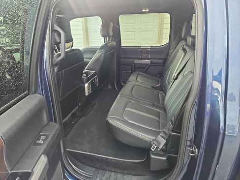 Used 2017 Ford F150 Platinum w/ Equipment Group 701A Luxury AWD/4WD image 6