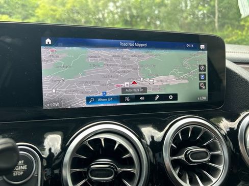 Used 2022 Mercedes-Benz GLA 250 4MATIC image 24