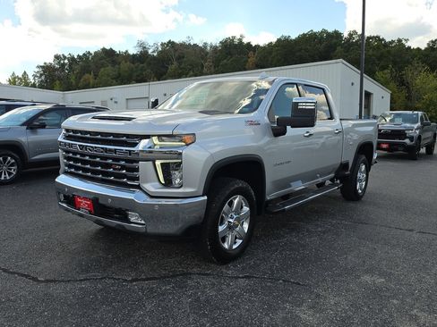 Used 2023 Chevrolet Silverado 3500 LTZ w/ LTZ Plus Package AWD/4WD image 4