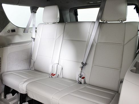 Used 2025 Cadillac Escalade ESV Sport Platinum RWD image 41