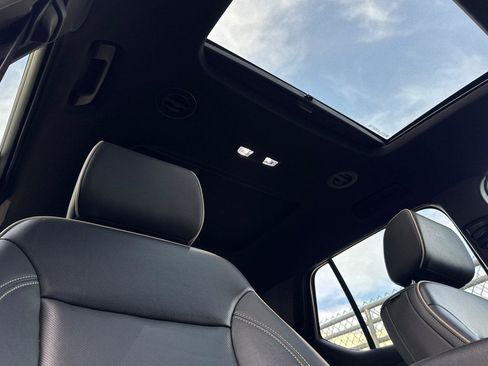 Used 2023 Chevrolet Traverse Premier w/ Redline Edition image 21