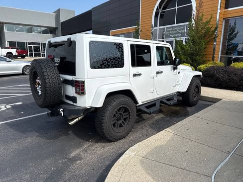 Used 2018 Jeep Wrangler Unlimited Sahara w/ Mopar Chrome Edition Group AWD/4WD image 4