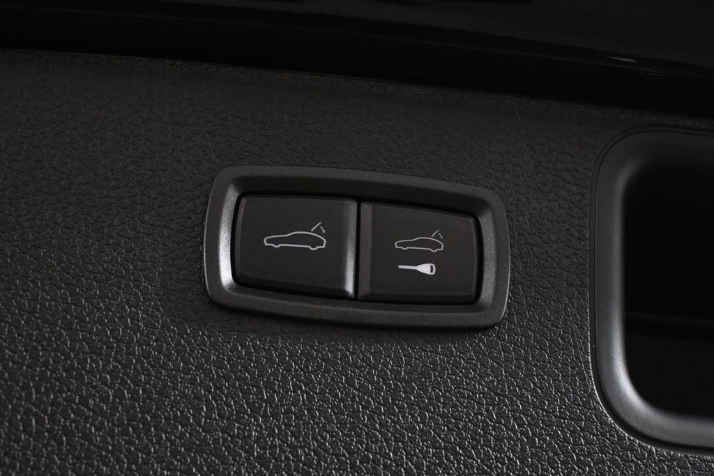 Used 2025 Porsche Macan S AWD/4WD image 33