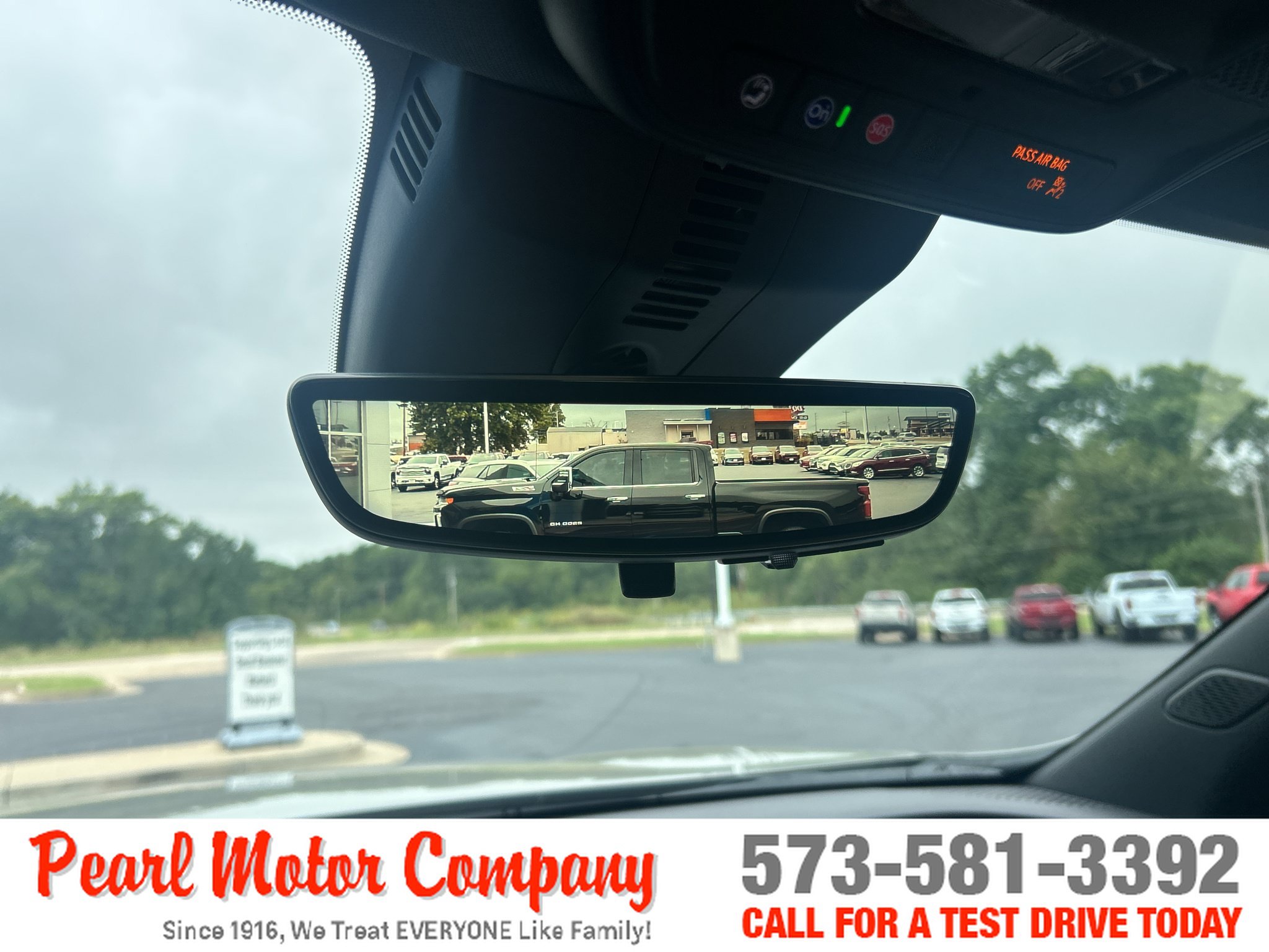 New 2027 Chevrolet Traverse Z71 w/ Enhanced Driving Package AWD/4WD image 16
