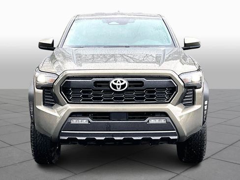Certified 2025 Toyota Tacoma TRD Off-Road image 4