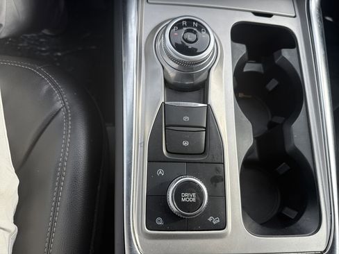Used 2023 Ford Explorer Limited image 26