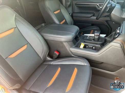 Used 2023 GMC Sierra 1500 AT4 w/ AT4 Premium Package AWD/4WD image 11