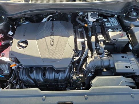 Used 2025 Kia Sportage LX image 10